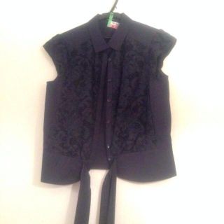 ジャスグリッティー(JUSGLITTY)の美品♡ジャス 前結びリボンブラウス(シャツ/ブラウス(半袖/袖なし))