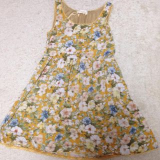 ダブルクローゼット(w closet)の花柄ワンピース(ひざ丈ワンピース)