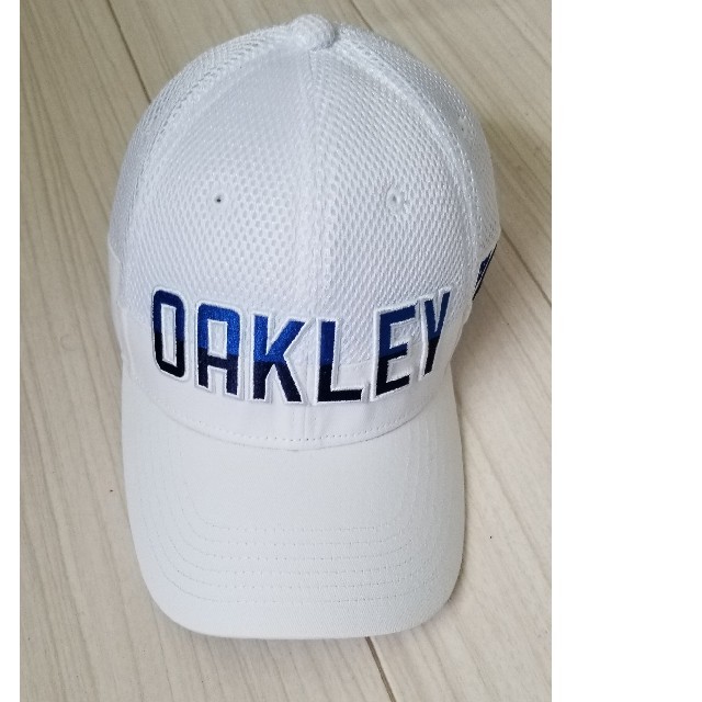 Oakley(オークリー)のOAKLEYゴルフキャップ メンズの帽子(キャップ)の商品写真