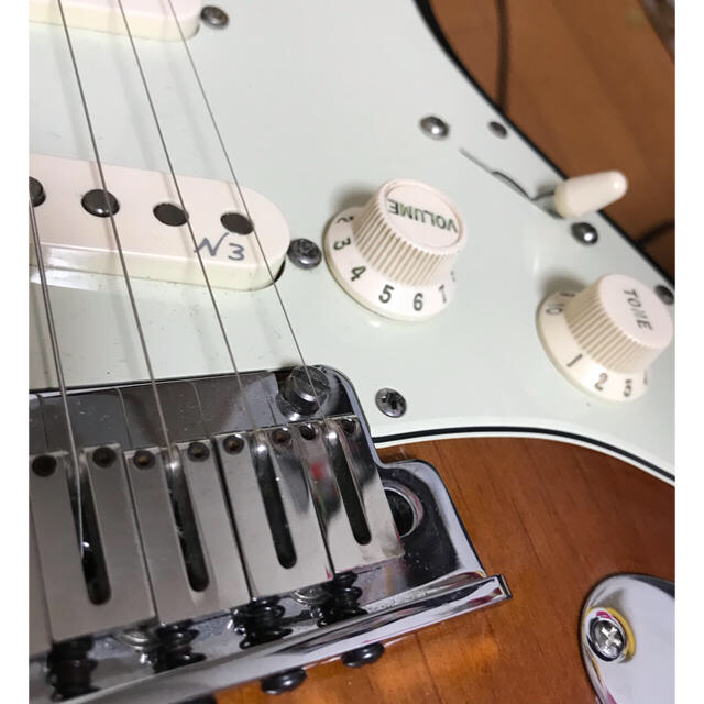 Fender(フェンダー)のFender USA American Deluxe Stratocaster 楽器のギター(エレキギター)の商品写真