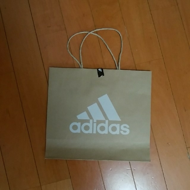 adidas(アディダス)のアディダス　手提げ袋　shop袋 レディースのバッグ(ショップ袋)の商品写真