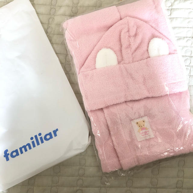 familiar(ファミリア)のファミリア 新品バスポンチョ ピンク キッズ/ベビー/マタニティのベビー服(~85cm)(バスローブ)の商品写真