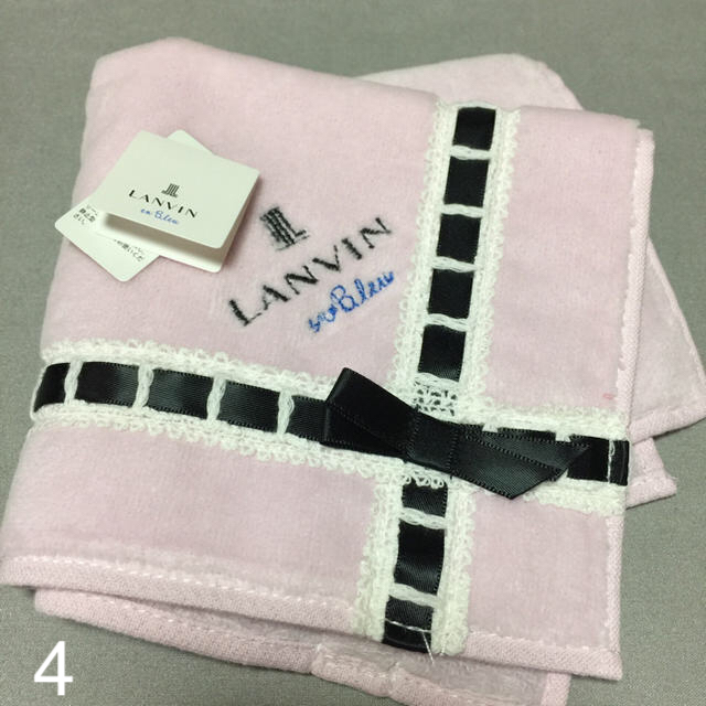 LANVIN en Bleu(ランバンオンブルー)のランバンオンブルータオルハンカチ新品未使用タグ付き レディースのファッション小物(ハンカチ)の商品写真