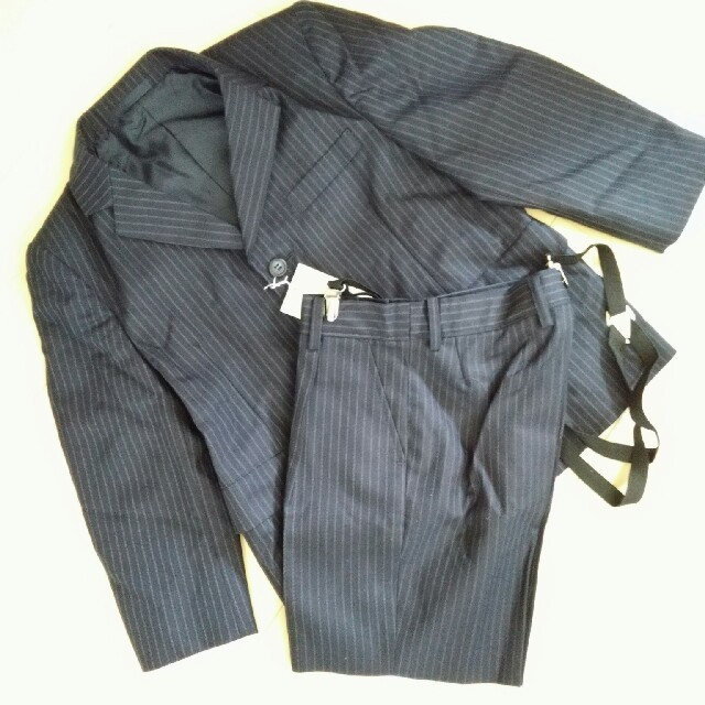 BURBERRY(バーバリー)のキッズ スーツ 120 紺色 ストライプ 新品 キッズ/ベビー/マタニティのキッズ服男の子用(90cm~)(ジャケット/上着)の商品写真