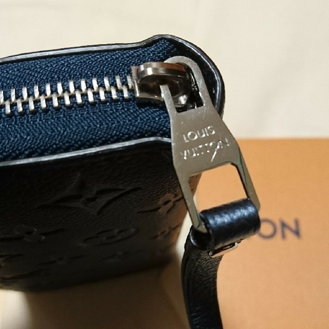 LOUIS VUITTON(ルイヴィトン)のあーちゃ様専用【限定完売品  希少】 LV  ジッピーウォレット  M62069 レディースのファッション小物(財布)の商品写真