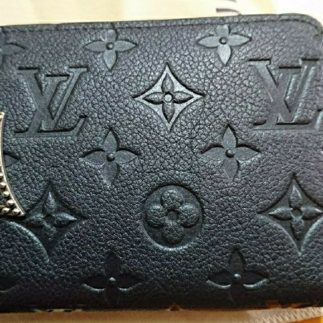 LOUIS VUITTON(ルイヴィトン)のあーちゃ様専用【限定完売品  希少】 LV  ジッピーウォレット  M62069 レディースのファッション小物(財布)の商品写真