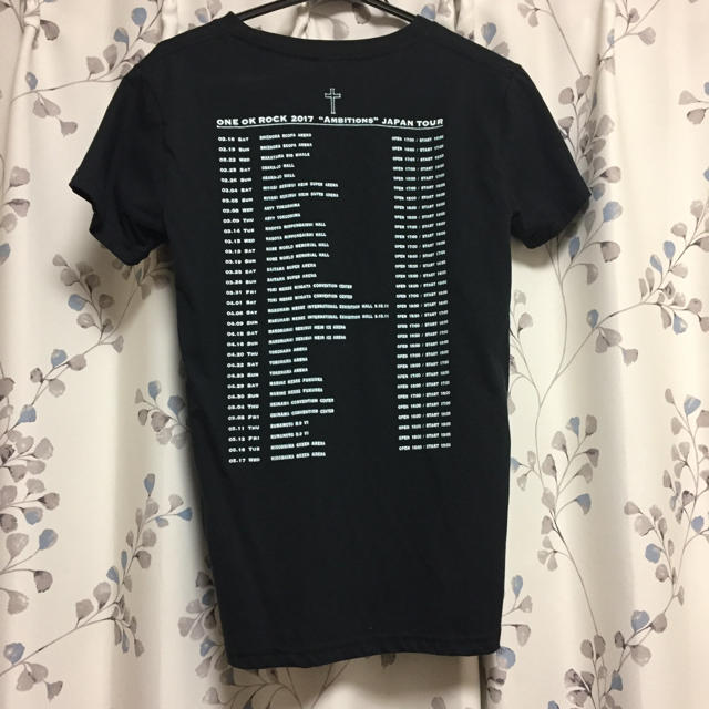 ONE OK ROCK(ワンオクロック)のワンオクロック アンビシャス ツアーTシャツ レディースのトップス(Tシャツ(半袖/袖なし))の商品写真