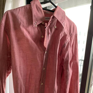 インディヴィジュアライズドシャツ(INDIVIDUALIZED SHIRTS)の紅いシャツです。(Tシャツ/カットソー(七分/長袖))