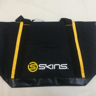 スキンズ(SKINS)のスキンズskinsトートバッグ(トートバッグ)