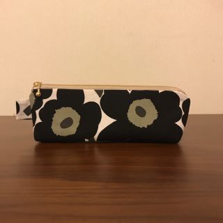 マリメッコ(marimekko)のマリメッコミニウニッコで作成しましたペンケースです♡(ポーチ)