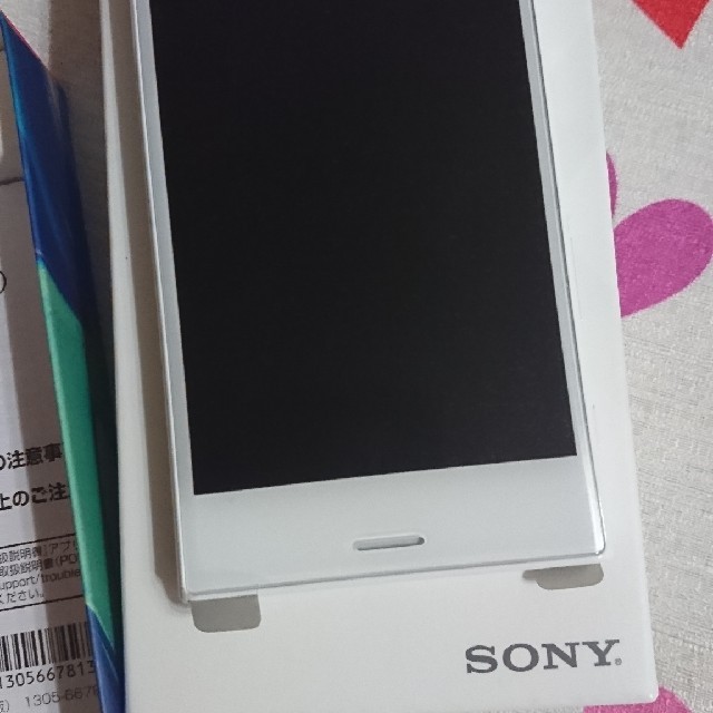 Xperia X Compact SO-02J☆
ホワイト☆docomo 3