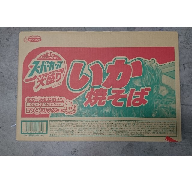 エースコック スーパーカップ 大盛り いか 焼そば 食品/飲料/酒の加工食品(インスタント食品)の商品写真