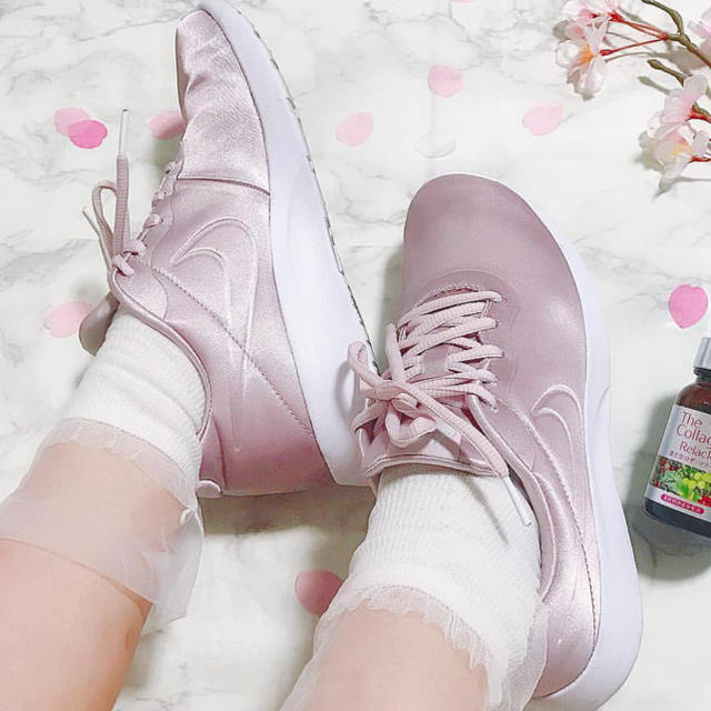 NIKE(ナイキ)のナイキ♡春色🌸ピンクスニーカー♡美品 レディースの靴/シューズ(スニーカー)の商品写真