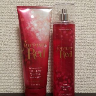 バスアンドボディーワークス(Bath & Body Works)のフォーエバーレッド★ボディミスト&ボディクリーム(ボディクリーム)