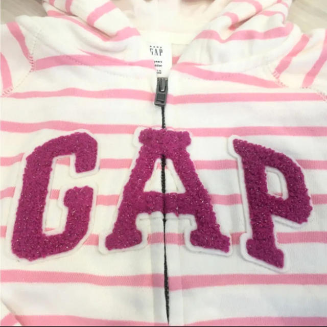 babyGAP(ベビーギャップ)の【新品】babygap  ボーダー パーカー 100 キッズ/ベビー/マタニティのキッズ服女の子用(90cm~)(ジャケット/上着)の商品写真