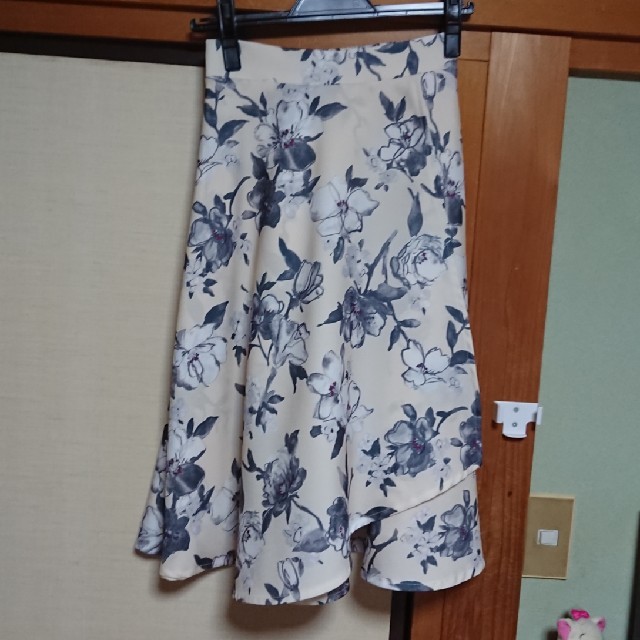 tocco(トッコ)の最終値下げ♪tocco closet 花柄スカート 美品 レディースのスカート(ひざ丈スカート)の商品写真