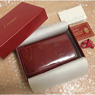 カルティエ(Cartier)のCartierカルティエ 二つ折り財布 ハッピーバースデー 赤(財布)