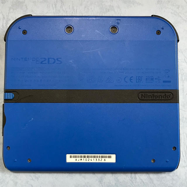 ニンテンドー2DS(ニンテンドー2DS)のニンテンドー2DS ブルー エンタメ/ホビーのゲームソフト/ゲーム機本体(携帯用ゲーム機本体)の商品写真