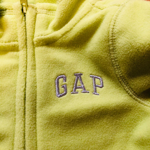 babyGAP(ベビーギャップ)の【新品・未使用】baby GAP フリース素材 ペプラムカットソー キッズ/ベビー/マタニティのベビー服(~85cm)(トレーナー)の商品写真