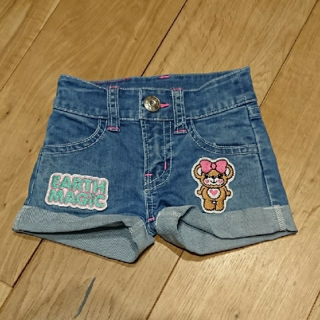 EARTHMAGIC(アースマジック)のアースマジック デニムショートバンツ 小さめ110cm キッズ/ベビー/マタニティのキッズ服女の子用(90cm~)(パンツ/スパッツ)の商品写真