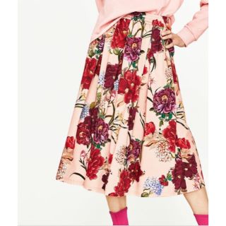 ザラ(ZARA)のザラ 花柄スカート ピンク 値下げしました(ロングスカート)