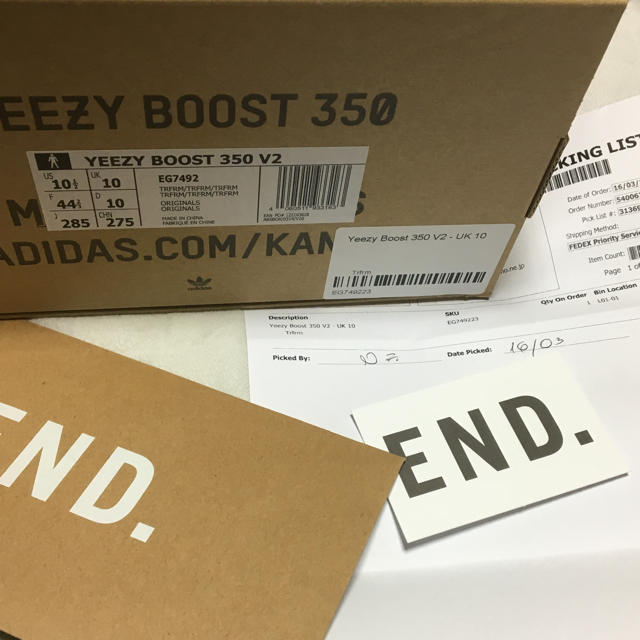 adidas(アディダス)の値下げ EU限定 yeezy boost 350 V2 メンズの靴/シューズ(スニーカー)の商品写真