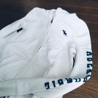 アバクロンビーアンドフィッチ(Abercrombie&Fitch)の最終！Abercrombie パーカー 4月4日処分(ジャケット/上着)