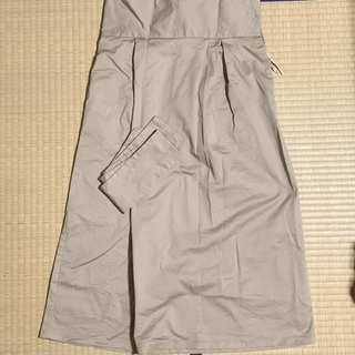 ジーユー(GU)のGU 2018SS チノベルト付ハイウエストスカート（Lサイズ）(ひざ丈スカート)