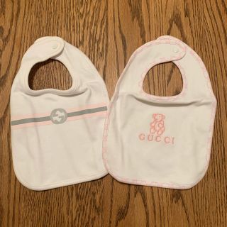 グッチ(Gucci)のグッチ スタイル 2枚セット 新品(ベビースタイ/よだれかけ)