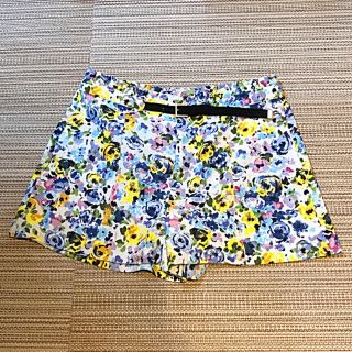 ジルスチュアート(JILLSTUART)のJILL  STUART  花柄ショートパンツ(ショートパンツ)