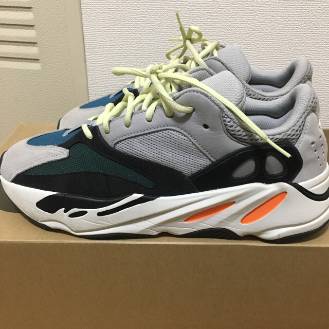 adidas(アディダス)のyeezy boost 700  メンズの靴/シューズ(スニーカー)の商品写真