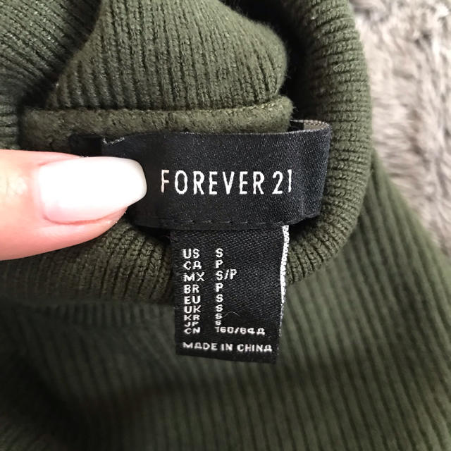 FOREVER 21(フォーエバートゥエンティーワン)のforever 21 タートルネックトップス レディースのトップス(カットソー(半袖/袖なし))の商品写真