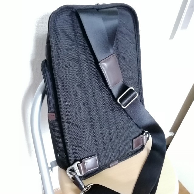 TUMI(トゥミ)の【期間限定割引中！】TUMI スリング ショルダーバッグ 22318HKH メンズのバッグ(ショルダーバッグ)の商品写真