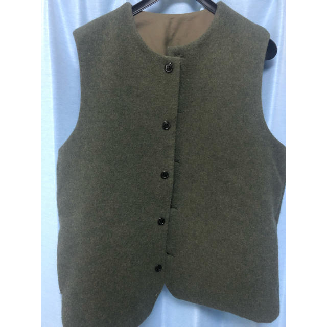 CONFECT wool mosser crew neck vest カーキ | フリマアプリ ラクマ