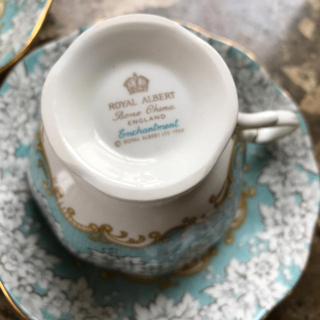 ROYAL ALBERT(ロイヤルアルバート)のROYAL ALBERT 2客 インテリア/住まい/日用品のキッチン/食器(グラス/カップ)の商品写真