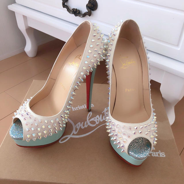 Christian Louboutin(クリスチャンルブタン)のChristian Louboutin 正規品 パンプス レディースの靴/シューズ(ハイヒール/パンプス)の商品写真