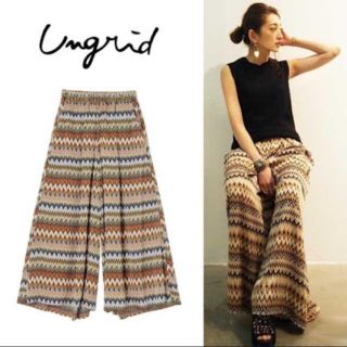 アングリッド(Ungrid)のあずさん愛用 ungrid 総柄フレアパンツ(カジュアルパンツ)