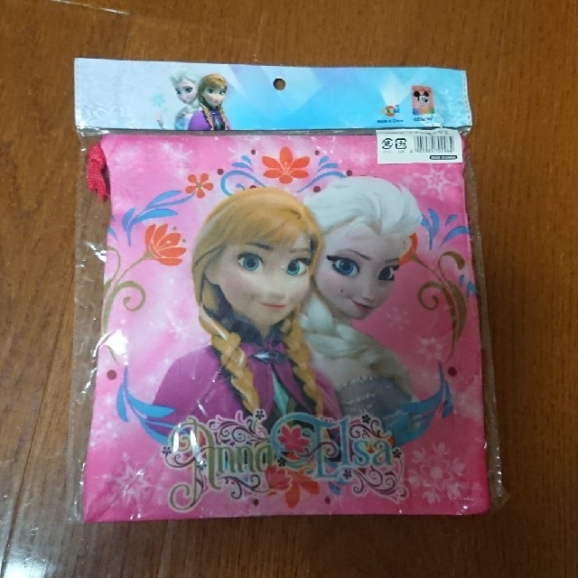 アナと雪の女王(アナトユキノジョオウ)のバラ売り可！新品未開封！アナと雪の女王 巾着袋 2枚組 エンタメ/ホビーのおもちゃ/ぬいぐるみ(キャラクターグッズ)の商品写真