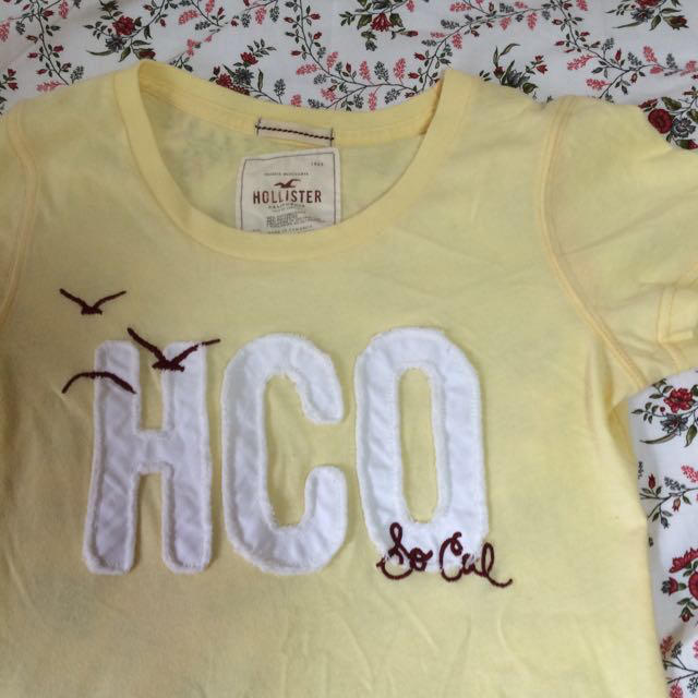 Hollister(ホリスター)のyellowホリスター レディースのトップス(Tシャツ(半袖/袖なし))の商品写真