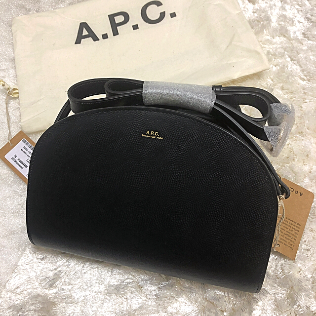 A.P.C ハーフムーン バッグ エンボス ブラック新品未使用