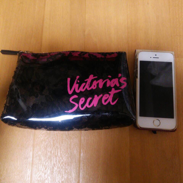 Victoria's Secret(ヴィクトリアズシークレット)のVICTORIA'S SECRETポーチ レディースのファッション小物(ポーチ)の商品写真