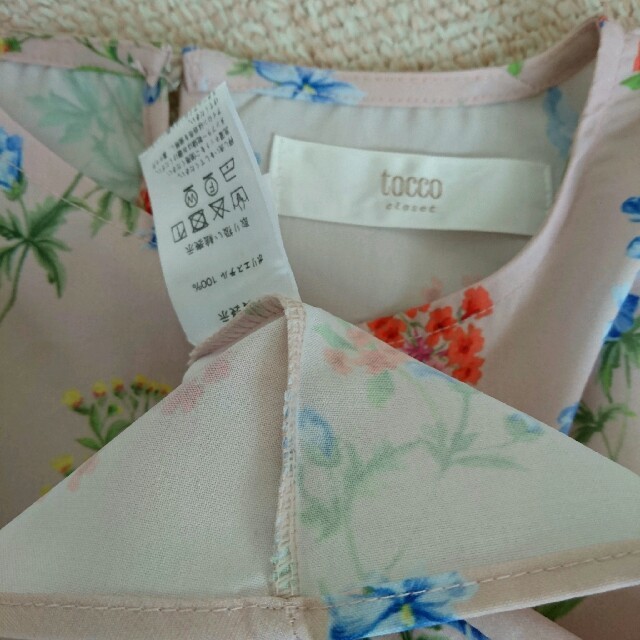 tocco(トッコ)のhana様専用*°♡tocco*°♡花柄ブラウス レディースのトップス(シャツ/ブラウス(半袖/袖なし))の商品写真