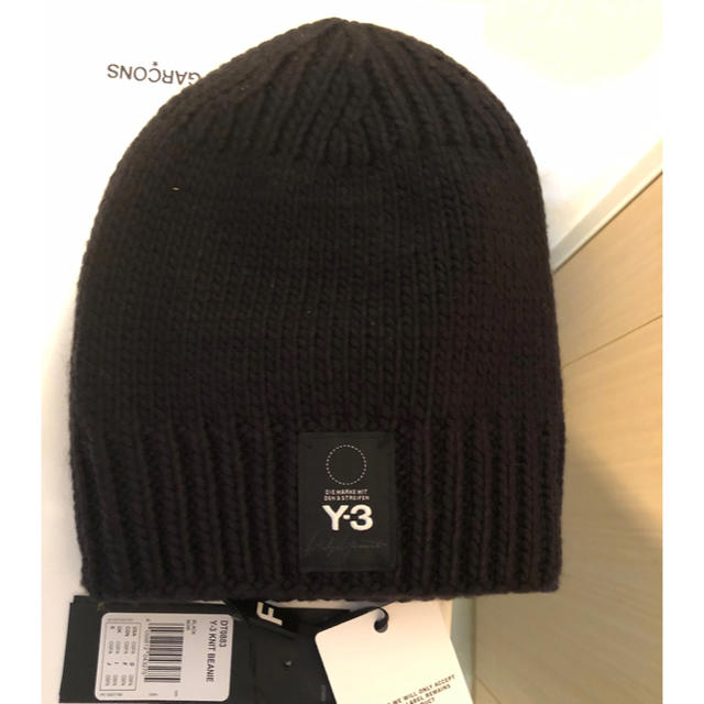 Y-3(ワイスリー)のY-3★18aw ロゴ 厚手 ニット帽 ビーニー 黒 メンズの帽子(ニット帽/ビーニー)の商品写真