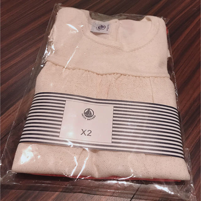 PETIT BATEAU(プチバトー)のプチバトー 19SS 半袖カットソー2枚組 24m 新品 キッズ/ベビー/マタニティのベビー服(~85cm)(肌着/下着)の商品写真