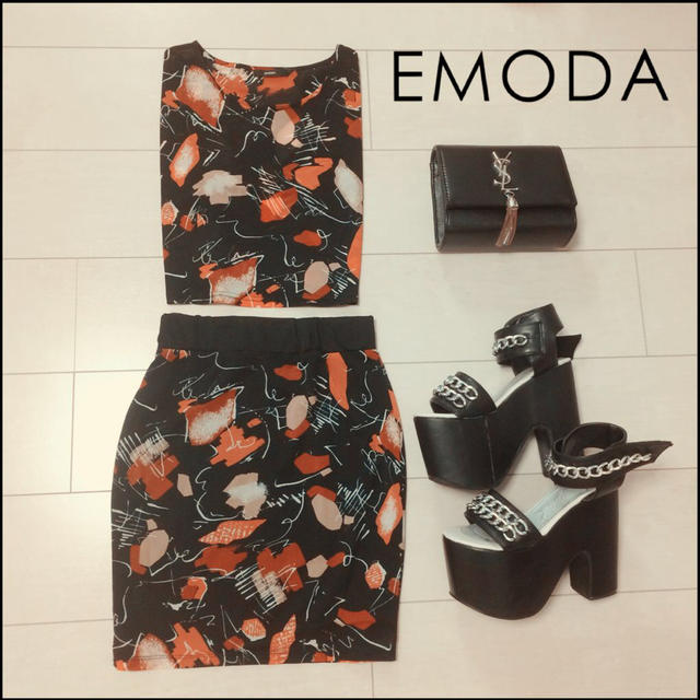 EMODA(エモダ)のEMODA セットアップ レディースのトップス(アンサンブル)の商品写真