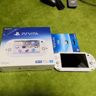 プレイステーションヴィータ(PlayStation Vita)のPS VITA メモリーカード64GB ソフト5本セット(携帯用ゲーム機本体)