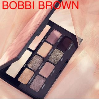 ボビイブラウン(BOBBI BROWN)のボビィブラウン新品 限定ヌードオンヌードアイパレットオートヌードエディション(アイシャドウ)