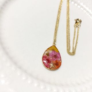 カラフル押し花の雫ネックレス＊レッド系(ネックレス)