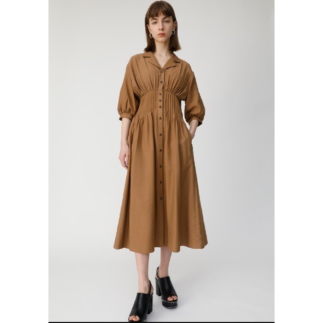 moussy(マウジー)のサイズ1*ライトブラウン OPEN COLLAR WAIST TUCKドレス レディースのワンピース(ロングワンピース/マキシワンピース)の商品写真