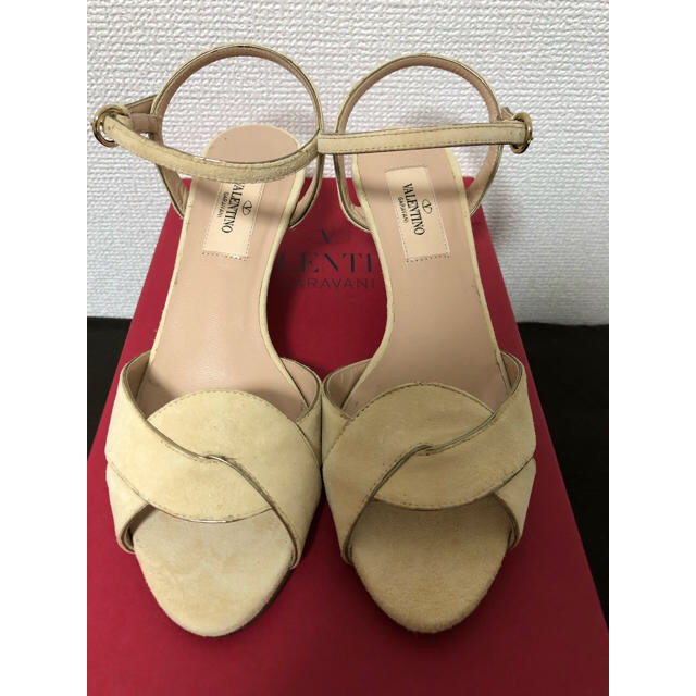 VALENTINO(ヴァレンティノ)の新品 未使用 VALENTINO サンダル サイズ35.5 レディースの靴/シューズ(サンダル)の商品写真